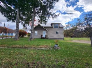 3602 County Line Rd, Cochranton, PA 16314