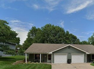 106 Cora Dr #B, Weston, MO 64098