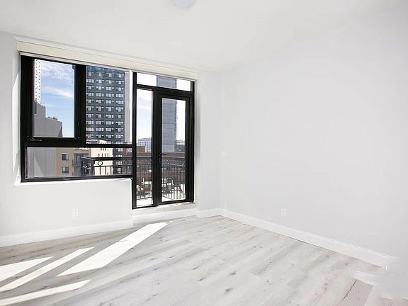 2nd image of 4243 27th St APT 5A