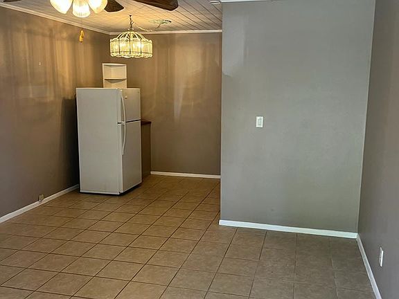 5th image of 208 Nieman Ave