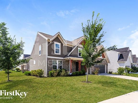 2nd image of 866 Emerald Dr
