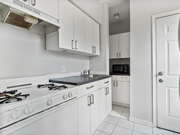 5th image of 3555 W Sunnyside Ave APT 2