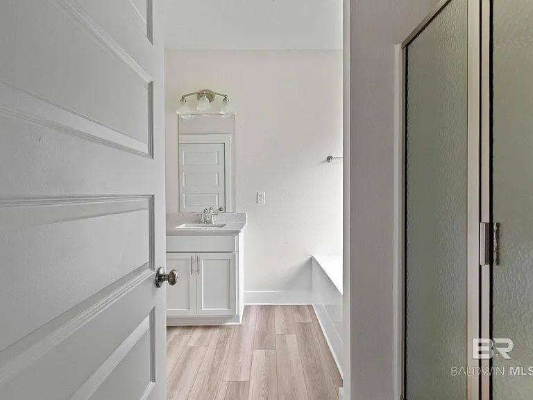 1710 Grouse St — Photo 39