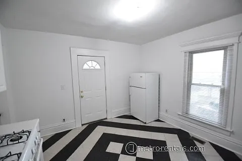 2185 Summit St #C — Photo 4