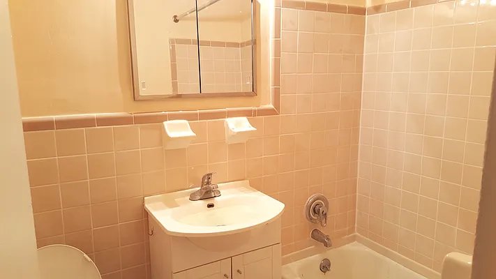 Rented by Realty Queens LLC | media 11