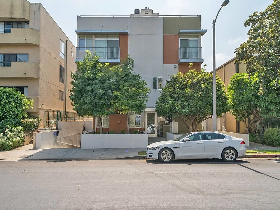 1737 Colby Ave #203