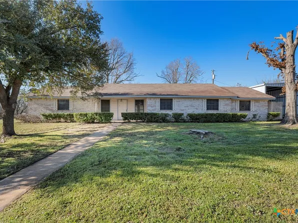 100 Milam Cir, Cameron, TX 76520
