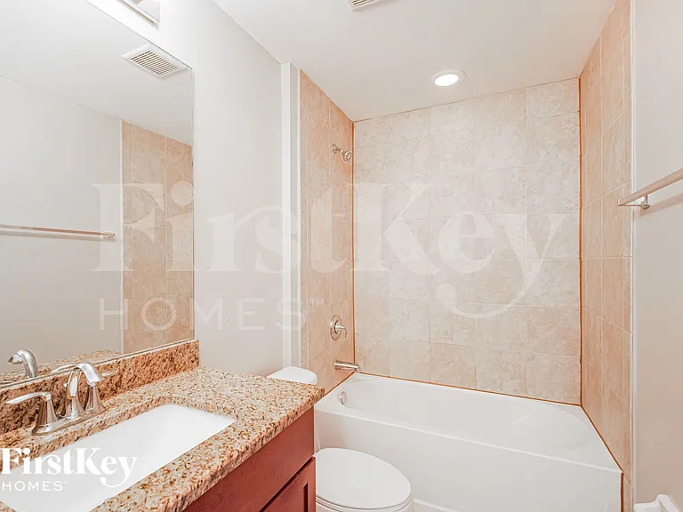2325 NW 34th Ave — Photo 17