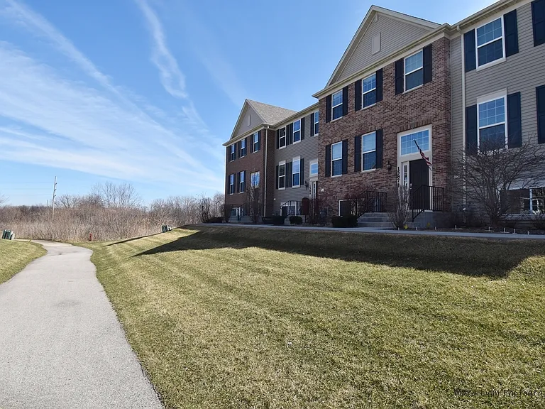 1587 Deer Pointe Dr #0 — Photo 1