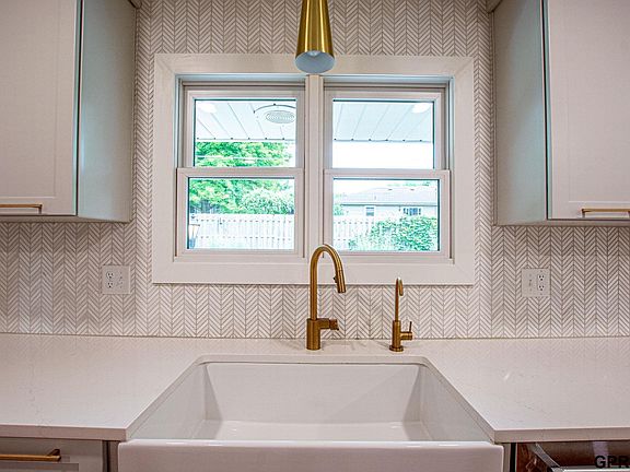 4th image of 1023 N 64th St