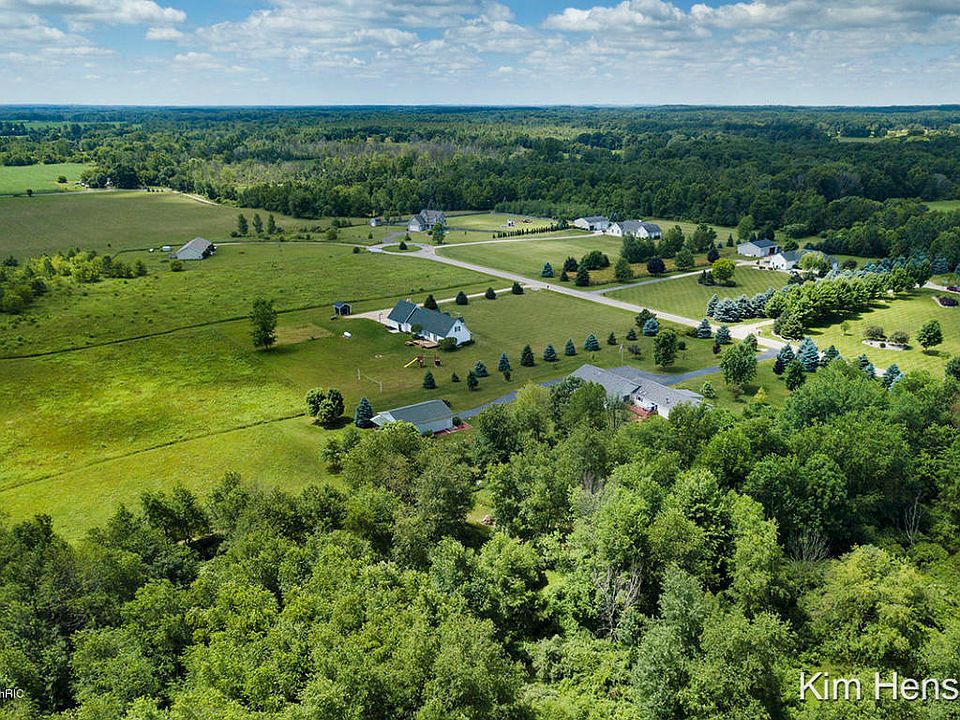 378 Daylily Dr, Sand Lake, MI 49343 Zillow