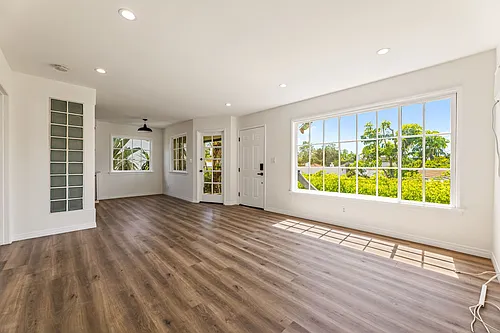 801 S Burnside Ave #1 Photo 1