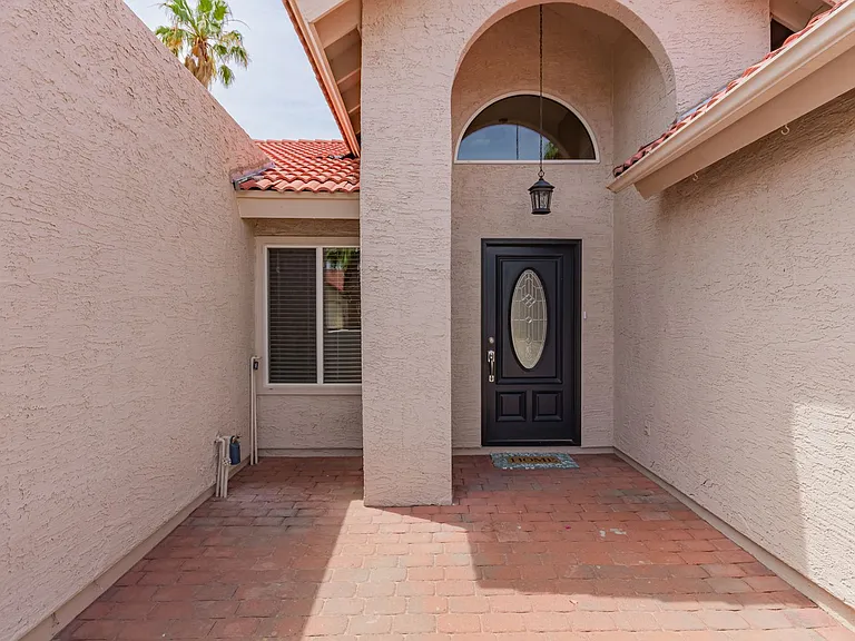 11115 E Mercer Ln — Photo 4
