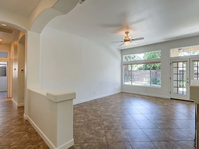 5508 W Bluff Ave — Photo 7