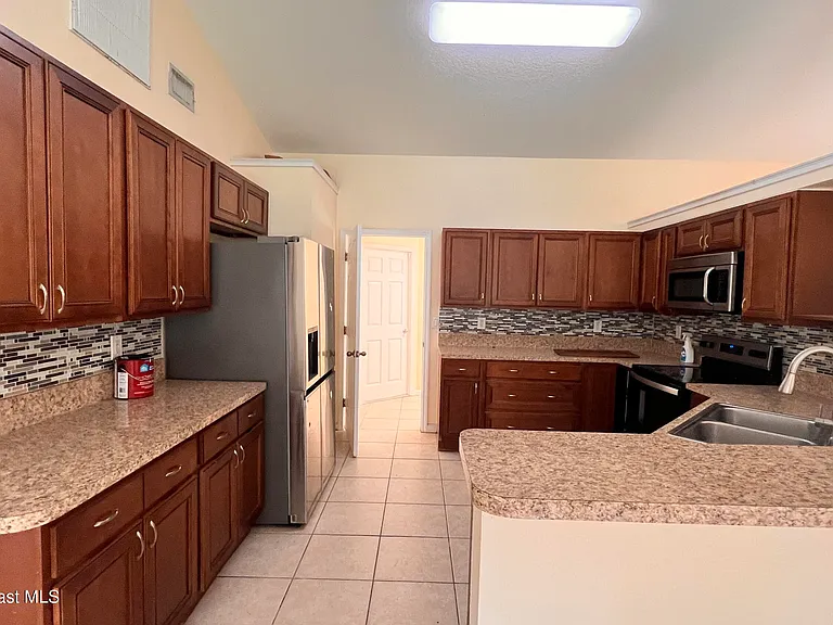 2681 Madden Ave SW — Photo 6