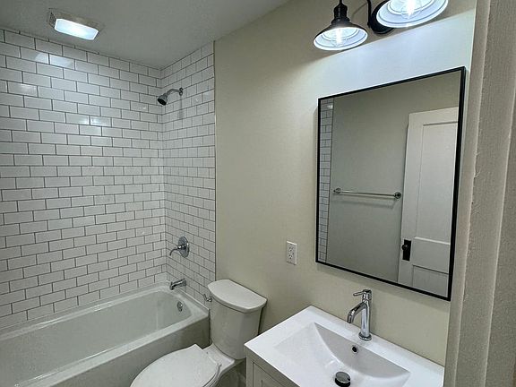5th image of 5109 N College Ave