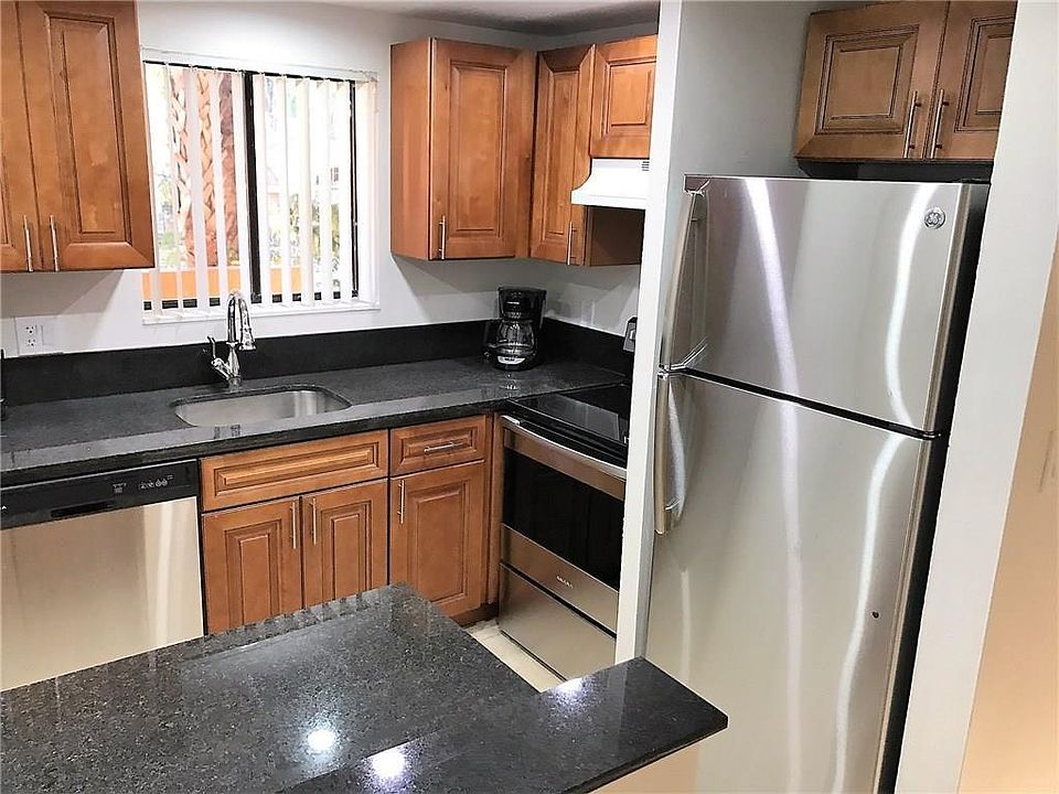 1st image of 6900 SW 39th St APT 201J