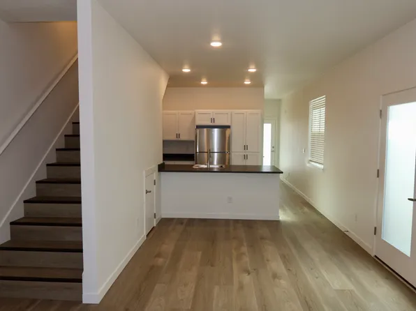 723 Elkins Way SE, Salem, OR 97306