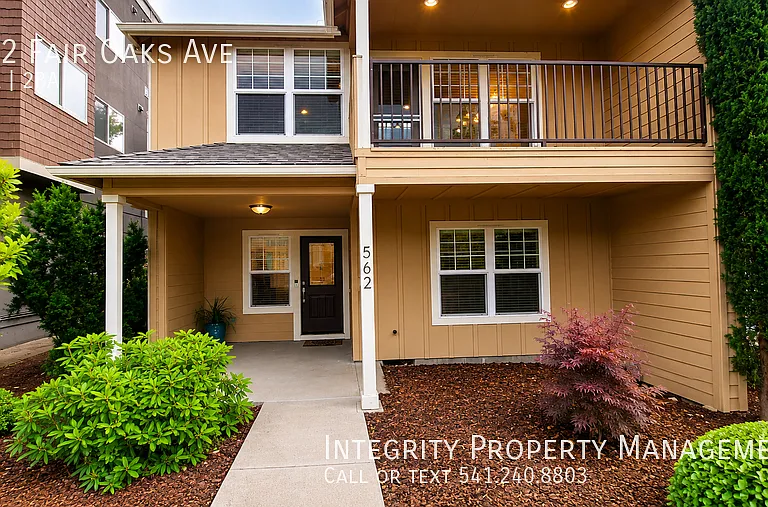 562 Fair Oaks Ave — Photo 2