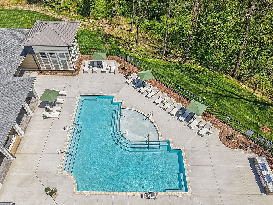 1st image of 382 Red Bud Cir #5-001