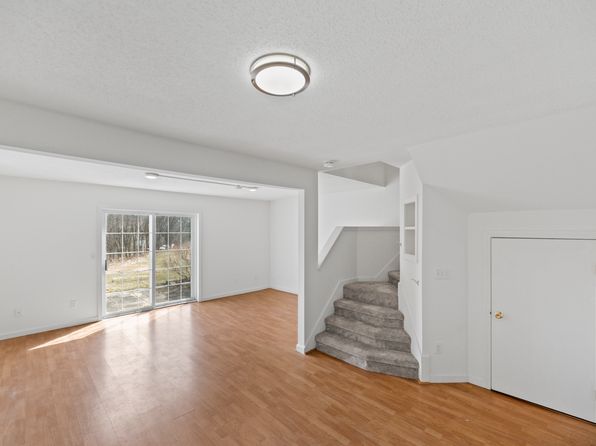 404 Acorn Dr