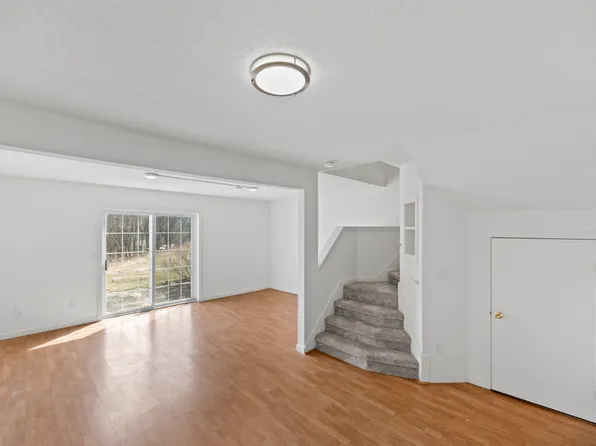 404 Acorn Dr, Unit, VT 05676