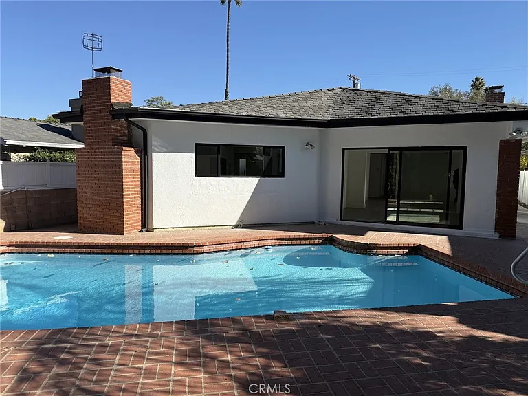 5527 Beckford Ave — Photo 31