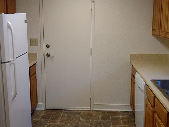 3rd image of 4725 Deep Creek Blvd