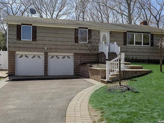 2nd image of 34 Liber Blvd