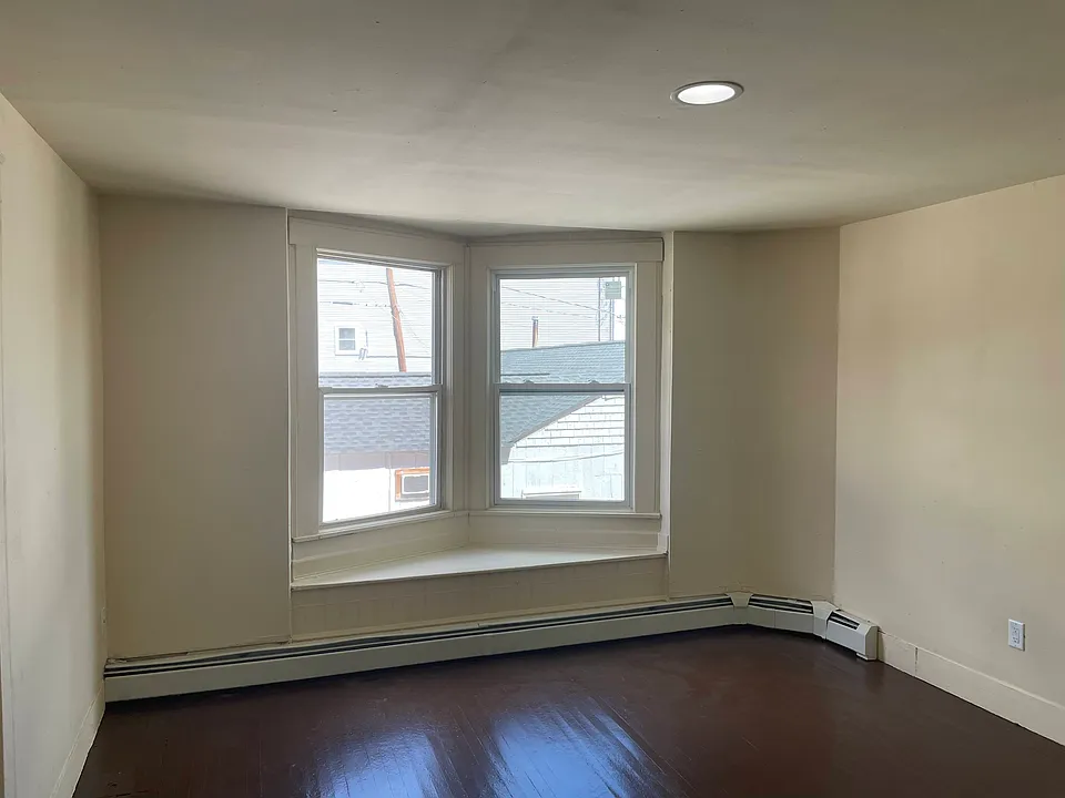 157 Winter St #3