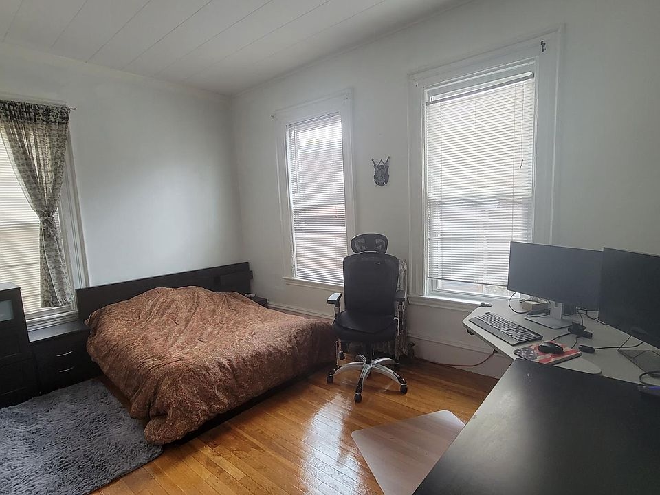 2nd image of 99 Franklin St #1
