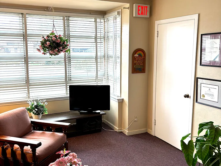 637 Bloomfield Ave #1 — Photo 4