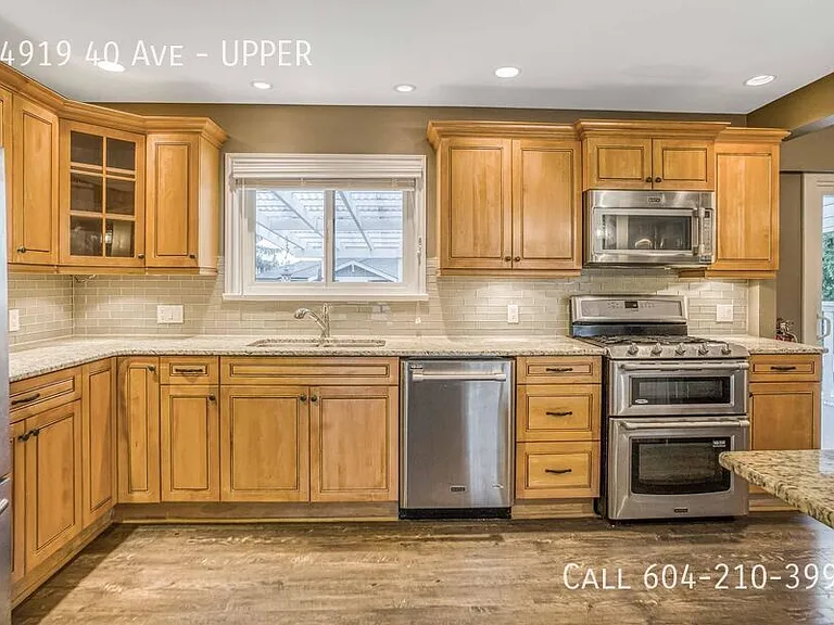 24919 40th Ave #UPPER — Photo 2