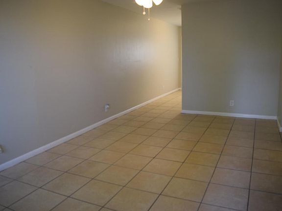 4th image of 820 14th St APT 3