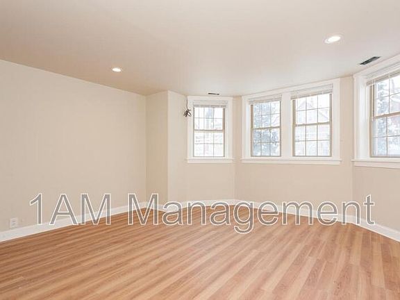 4th image of 4249 N Lawndale Ave