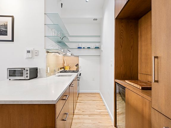 3rd image of 307 E 12th St #2A3B