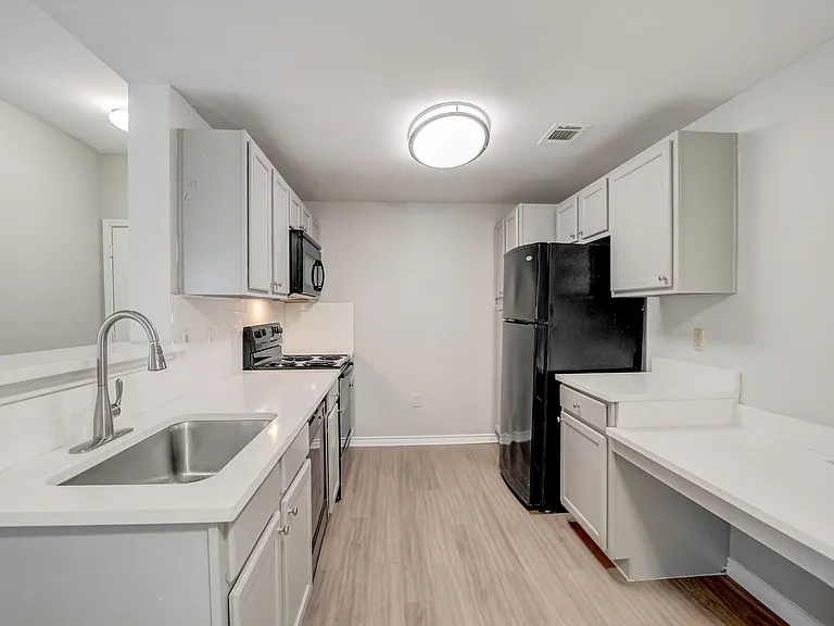 Oasis at Plum Creek Apartments — Photo 34