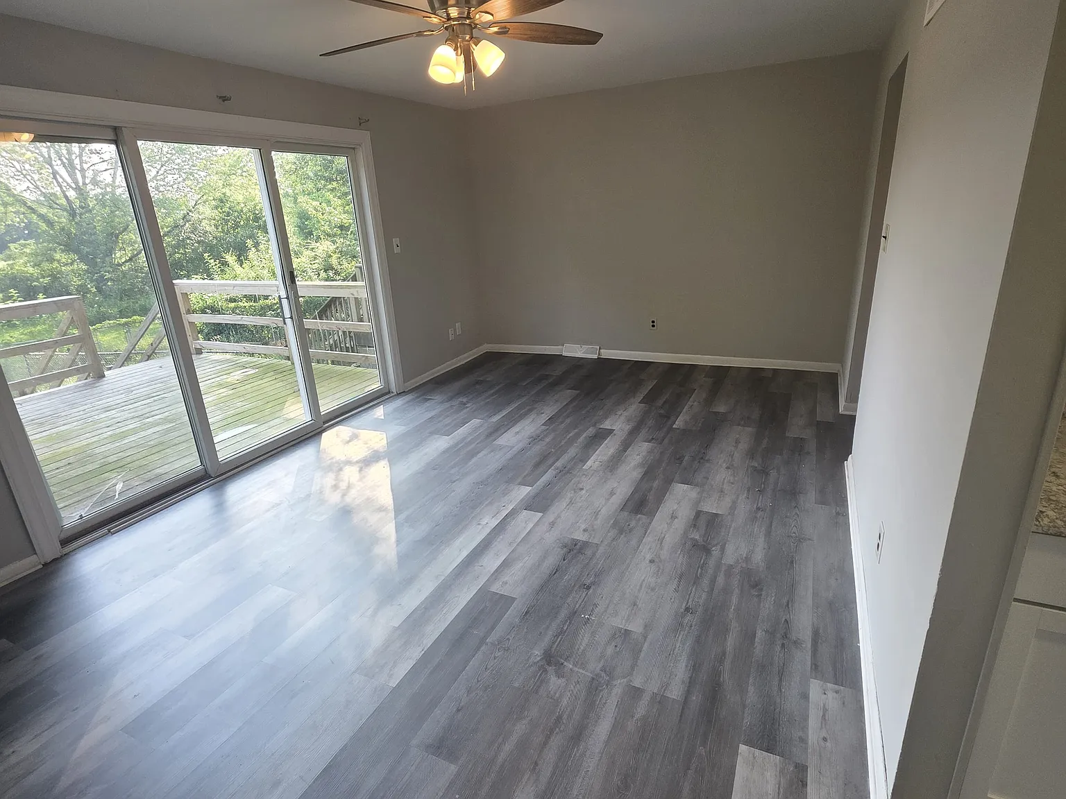3 bed, 1.5 bath, 1450 sqft, $2,005 — Photo 4