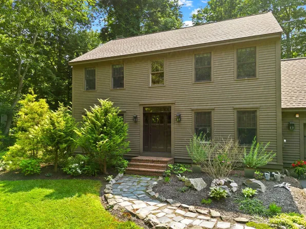 196 EASTWOOD Drive #11, Portsmouth, NH 03801