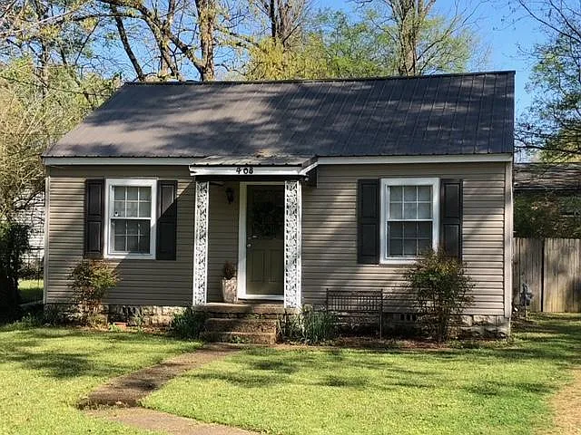 408 McKinley St — Photo 1