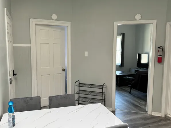 1172 Summit Avenue image 8 of 10