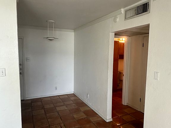 4th image of 910 Duncan Ln APT 50