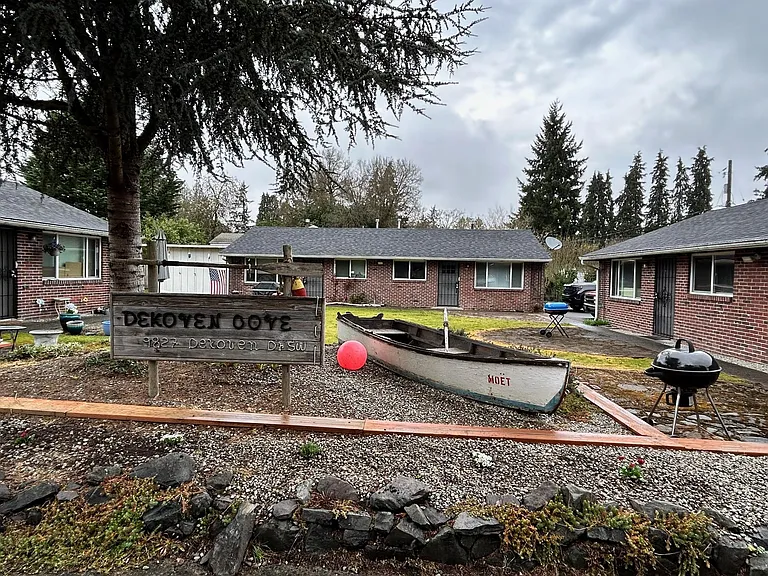 9827 Dekoven Dr SW #4 — Photo 11