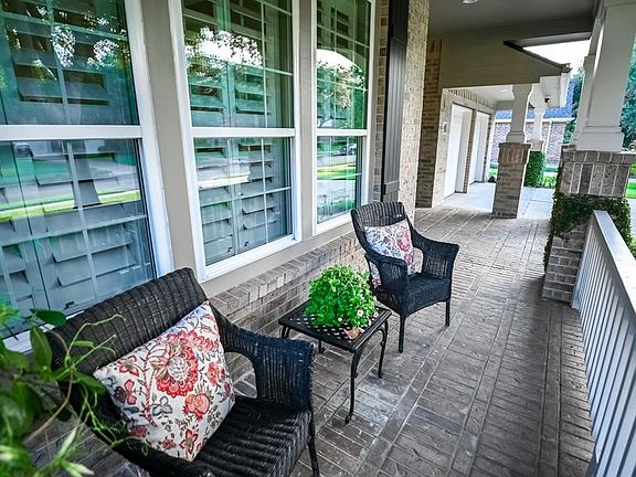 4th image of 22419 Water Edge Ln