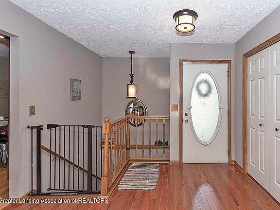 2nd image of 611 Dartmouth St