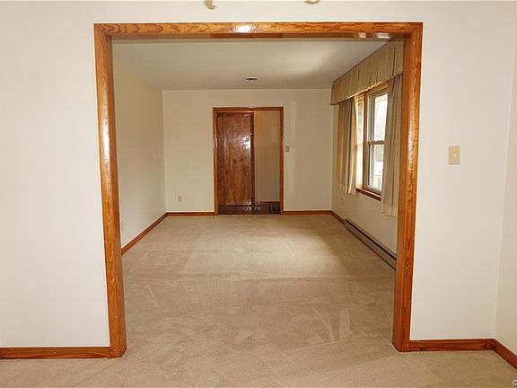 5th image of 105 N Radford Dr