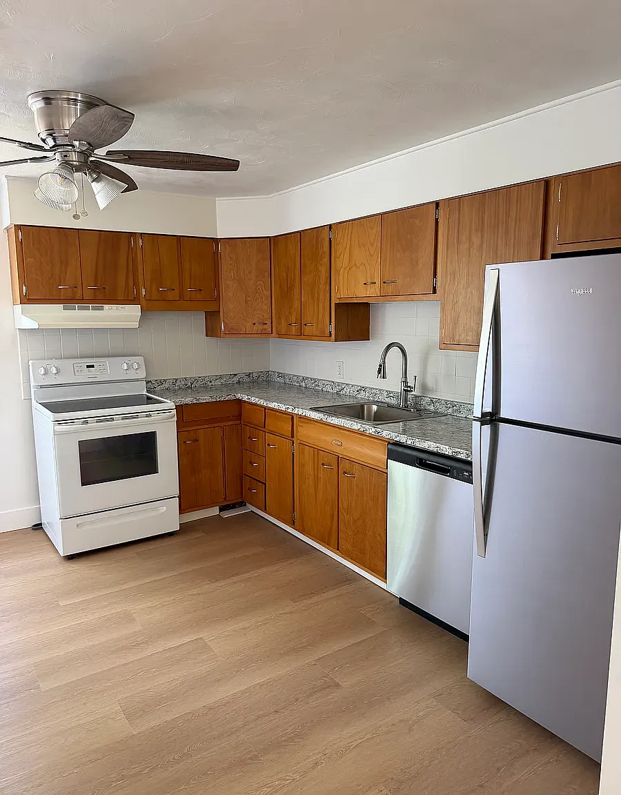 2 bed, 800 sqft, $1,395 — Photo 1