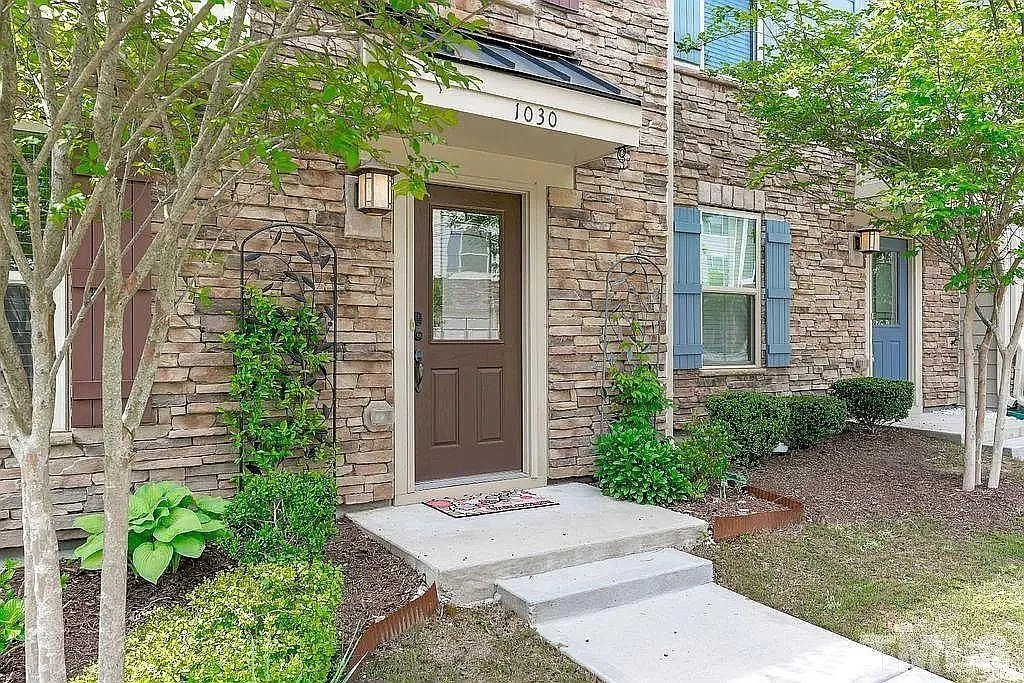 1030 Brownsmith Dr - 1030 Brownsmith Dr — Photo 2