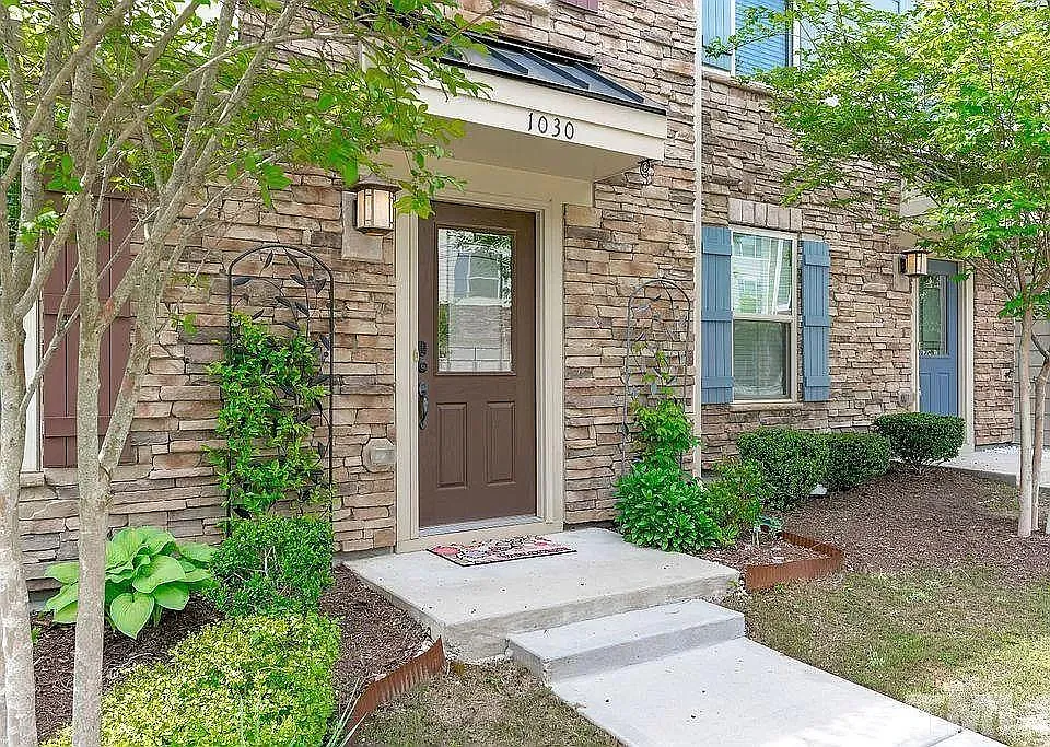 1030 Brownsmith Dr