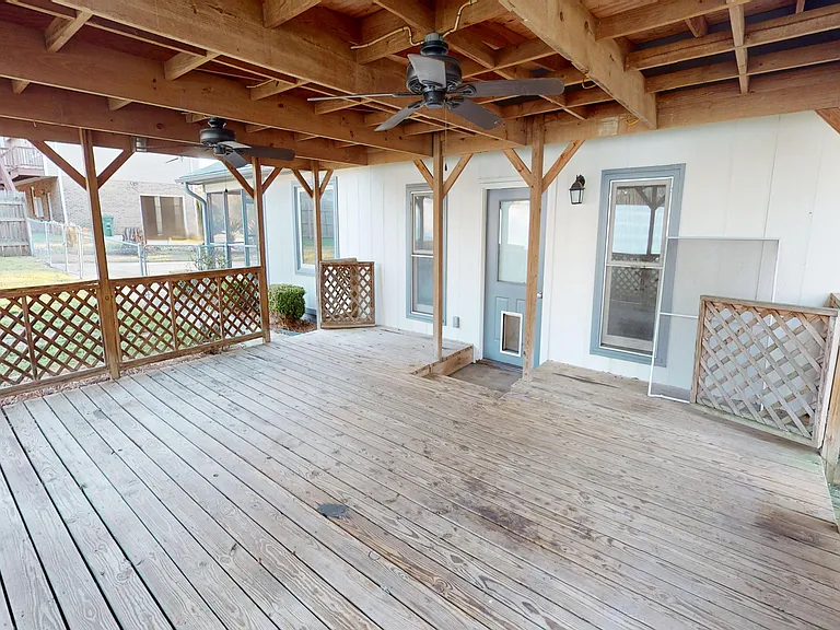 112 Oakland Dr — Photo 18